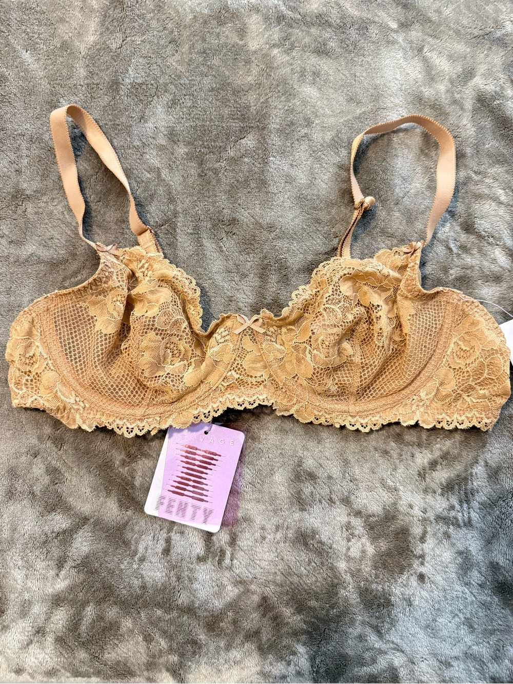 Savage X Fenty Lace Underwire Bra in Tan